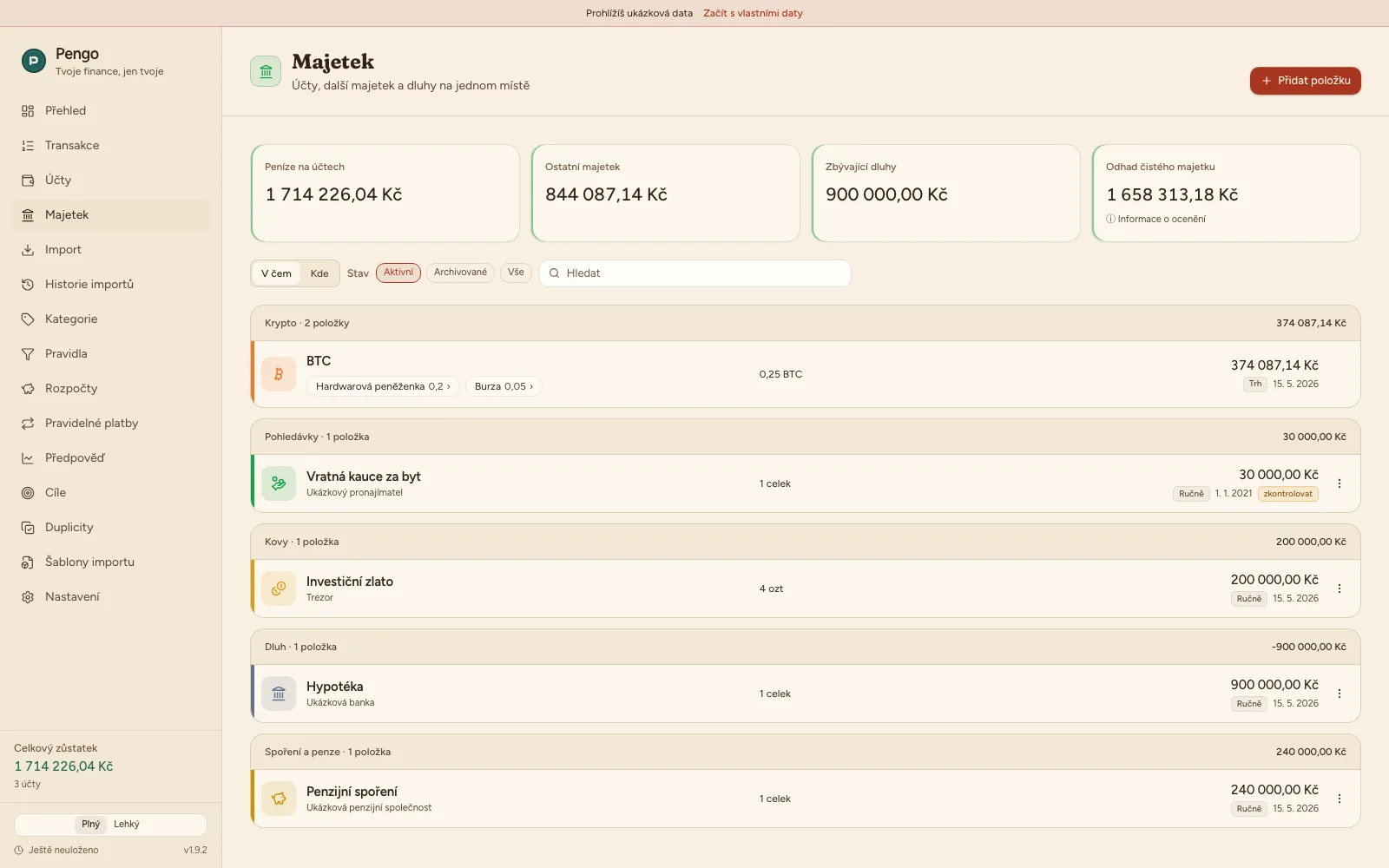 Přehled majetku v Pengu: seskupený řádek bitcoinu a souhrnné karty čistého jmění